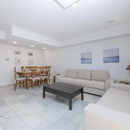 Wintowinrentals Very Close To The Beach, Pool & Free Parking * Marbella