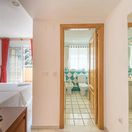 Holiday home Wintowinrentals Very Close To The Beach, Pool & Free Parking *