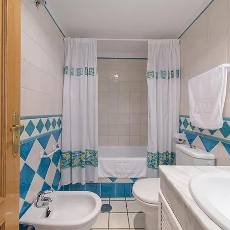 Wintowinrentals Very Close To The Beach, Pool & Free Parking * Marbella