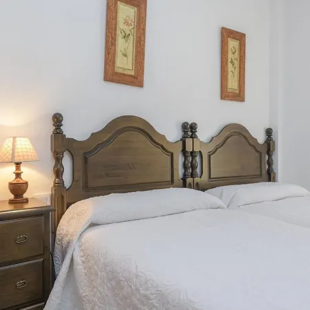Holiday home Wintowinrentals Very Close To The Beach, Pool & Free Parking