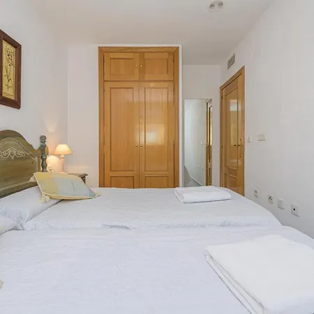 Wintowinrentals Very Close To The Beach, Pool & Free Parking Holiday home Marbella