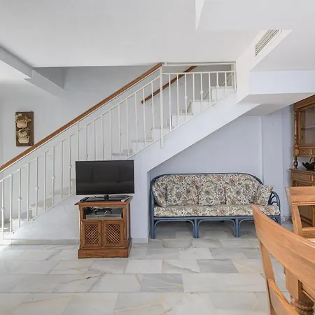 Holiday home Wintowinrentals Very Close To The Beach, Pool & Free Parking