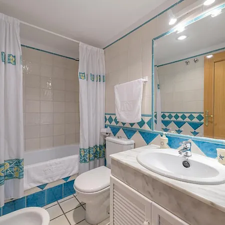 Holiday home Wintowinrentals Very Close To The Beach, Pool & Free Parking *